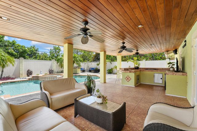 1750 17th Avenue N, Lake Worth Beach, FL 33460
