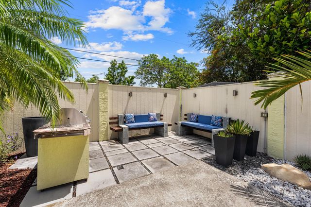 1750 17th Avenue N, Lake Worth Beach, FL 33460
