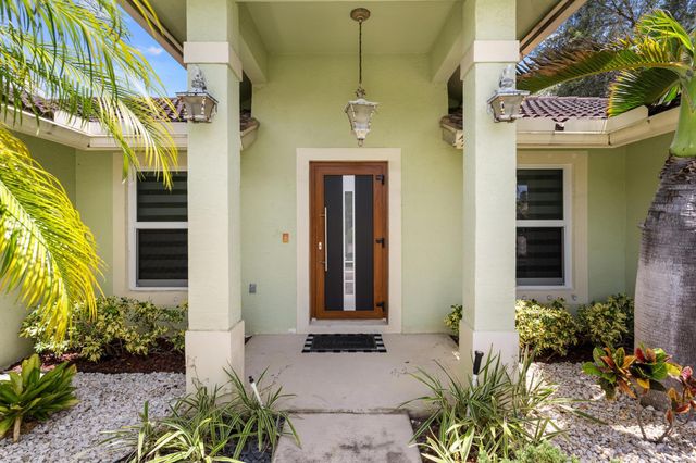 1750 17th Avenue N, Lake Worth Beach, FL 33460