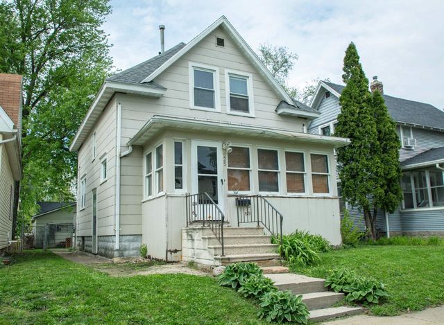 925 Forest Avenue, Waterloo, IA 50702