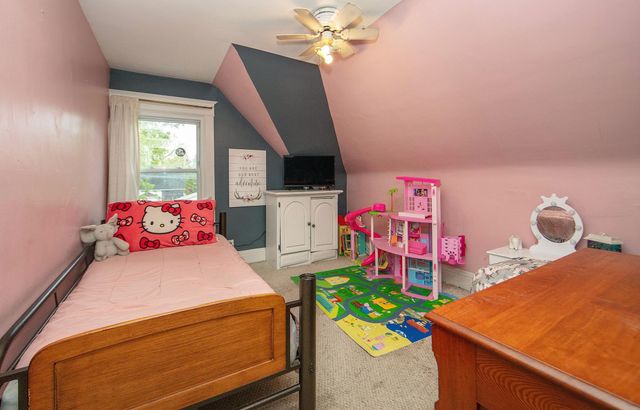 925 Forest Avenue, Waterloo, IA 50702