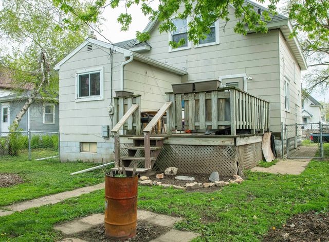 925 Forest Avenue, Waterloo, IA 50702