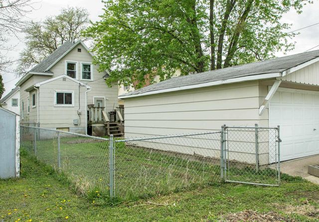 925 Forest Avenue, Waterloo, IA 50702