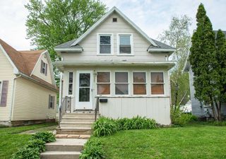 925 Forest Avenue, Waterloo, IA 50702