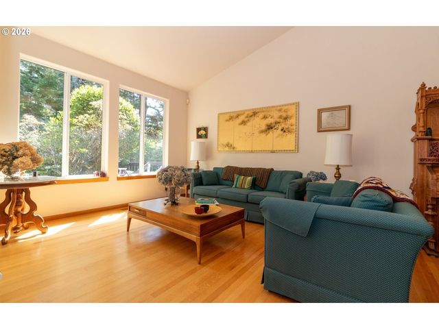 5009 KELSIE Ct, Florence, OR 97439