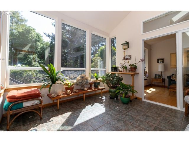 5009 KELSIE Ct, Florence, OR 97439