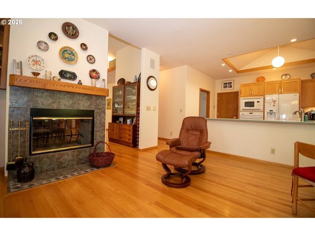 5009 KELSIE Ct, Florence, OR 97439