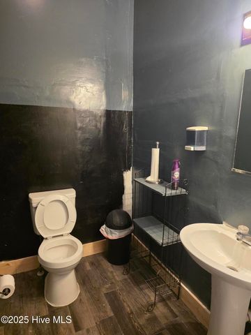 1102 Dickinson Avenue, Greenville, NC 27834