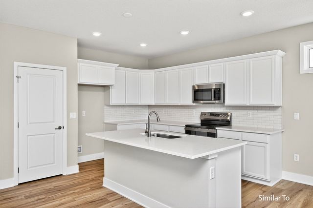 16704 Walnut Meadows Circle, Urbandale, IA 50323