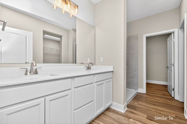 16704 Walnut Meadows Circle, Urbandale, IA 50323