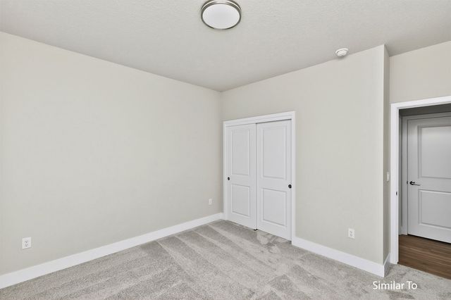 16704 Walnut Meadows Circle, Urbandale, IA 50323