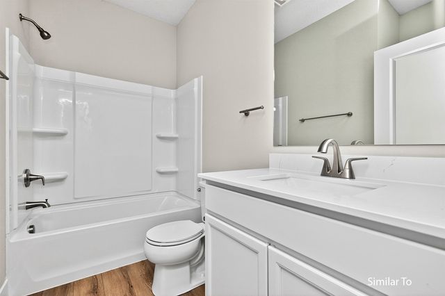 16704 Walnut Meadows Circle, Urbandale, IA 50323