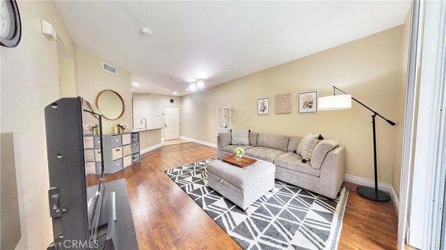 2108 Scholarship, Irvine, CA 92612