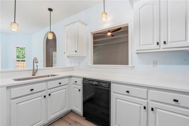 102 Seven Pines Court, Perry, GA 31069