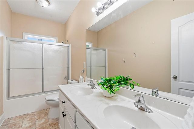 102 Seven Pines Court, Perry, GA 31069