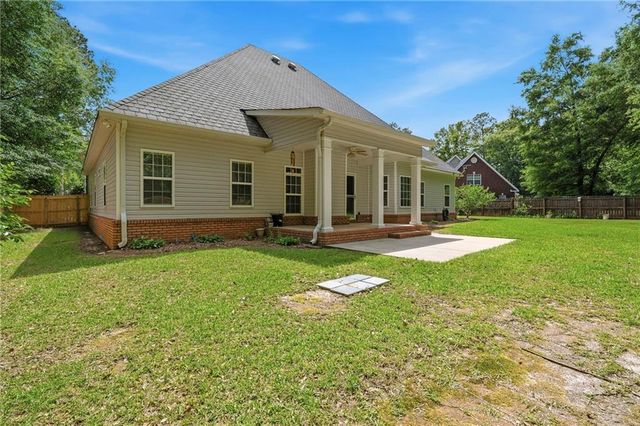 102 Seven Pines Court, Perry, GA 31069