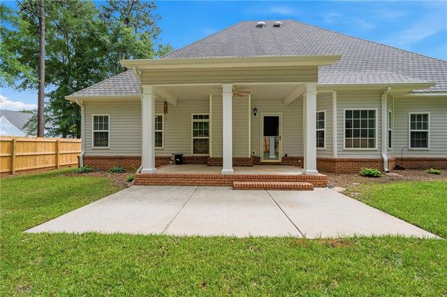 102 Seven Pines Court, Perry, GA 31069