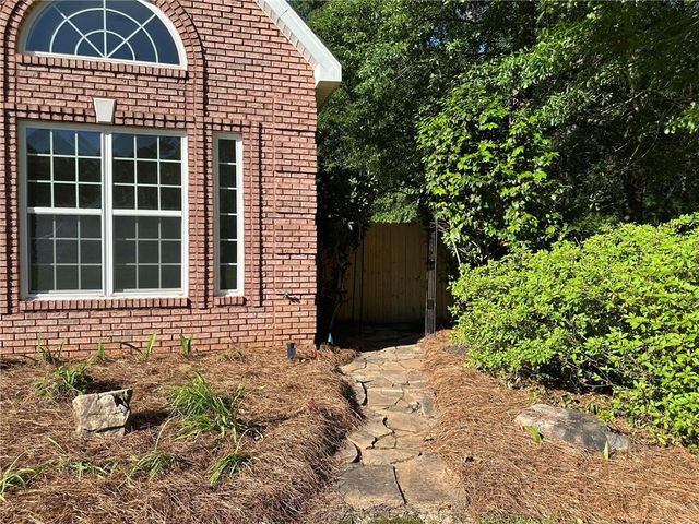 102 Seven Pines Court, Perry, GA 31069