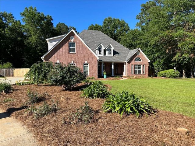 102 Seven Pines Court, Perry, GA 31069