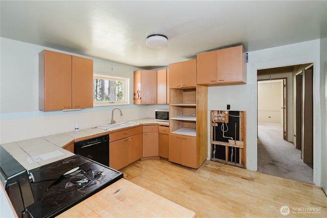 41 NE Salty Drive, Belfair, WA 98528