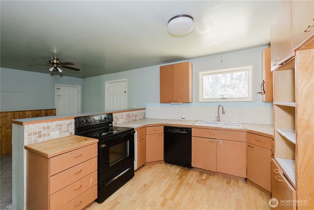 41 NE Salty Drive, Belfair, WA 98528