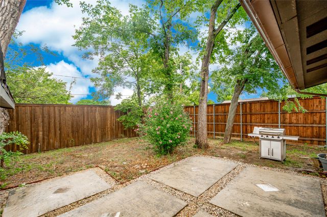 2305 Briarwood Lane, Carrollton, TX 75006