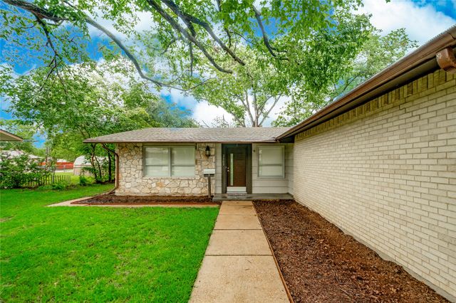 2305 Briarwood Lane, Carrollton, TX 75006