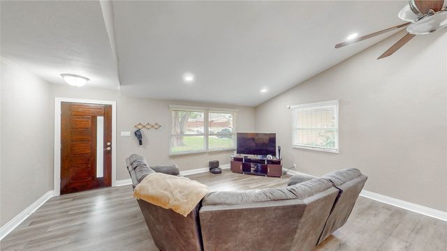 2305 Briarwood Lane, Carrollton, TX 75006