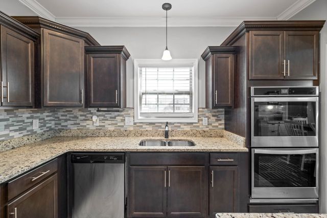 1413 Millet Dr, Clarksville, TN 37040