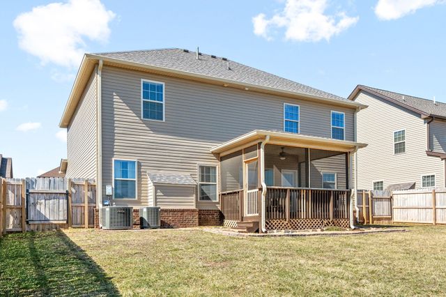 1413 Millet Dr, Clarksville, TN 37040