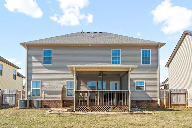 1413 Millet Dr, Clarksville, TN 37040