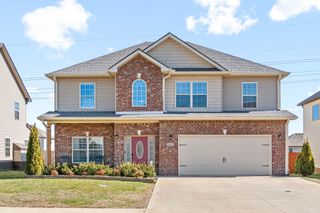 1413 Millet Dr, Clarksville, TN 37040