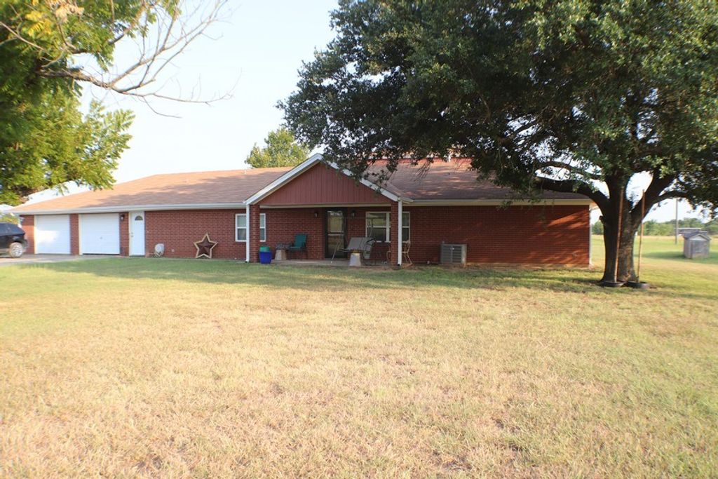 448 County Road 4287, Decatur, TX 76234