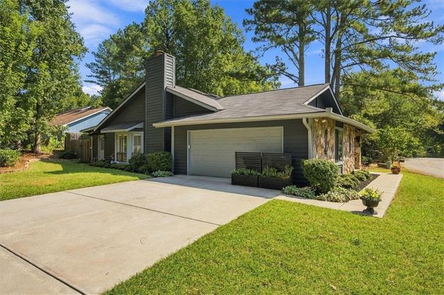 1035 Trailmore Drive, Roswell, GA 30076