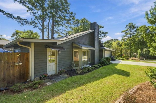 1035 Trailmore Drive, Roswell, GA 30076