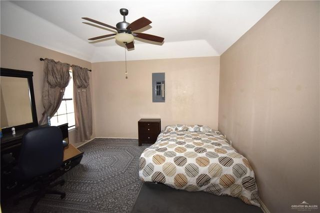 2404 E Hibiscus Avenue, Hidalgo, TX 78557