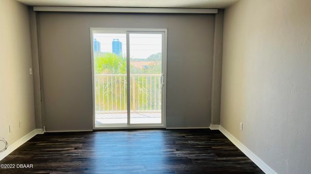 732 N Halifax Ave Apt 402, Daytona Beach, FL 32118