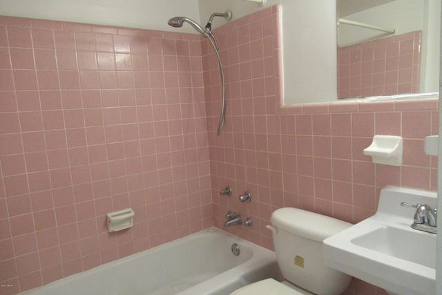 732 N Halifax Ave Apt 402, Daytona Beach, FL 32118