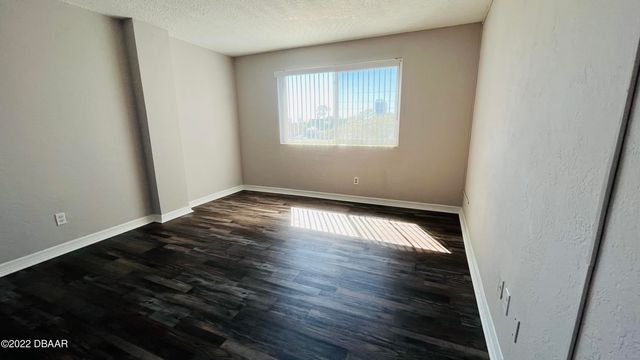 732 N Halifax Ave Apt 402, Daytona Beach, FL 32118