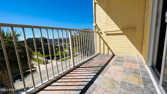 732 N Halifax Ave Apt 402, Daytona Beach, FL 32118