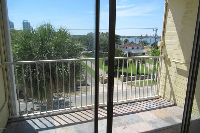 732 N Halifax Ave Apt 402, Daytona Beach, FL 32118