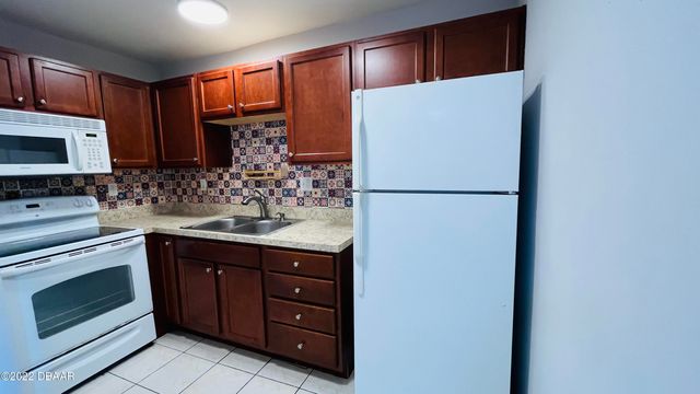 732 N Halifax Ave Apt 402, Daytona Beach, FL 32118
