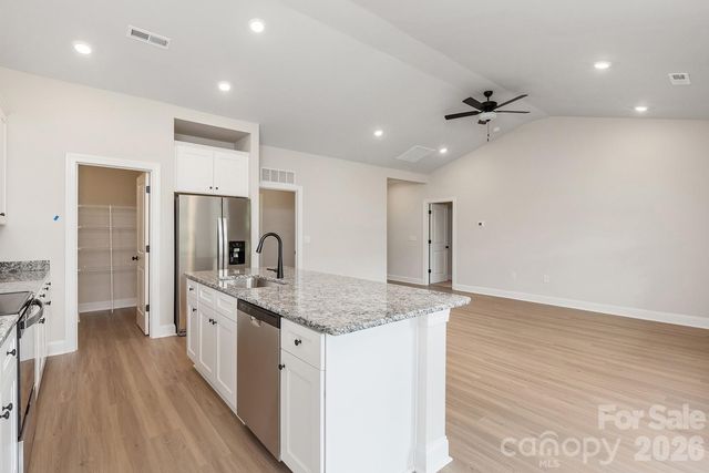 6607 Fairford Drive, Charlotte, NC 28215