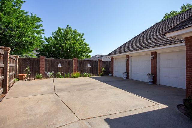 18 CLOISTER Parkway, Amarillo, TX 79121