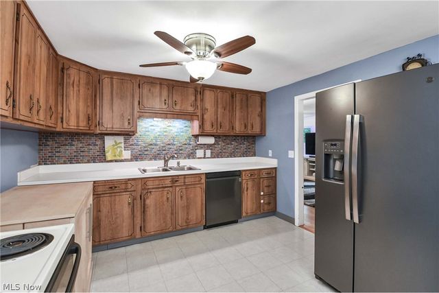 1600 Ridgewood Court, Twinsburg, OH 44087