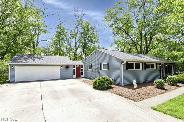 1600 Ridgewood Court, Twinsburg, OH 44087