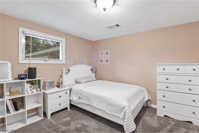 1600 Ridgewood Court, Twinsburg, OH 44087