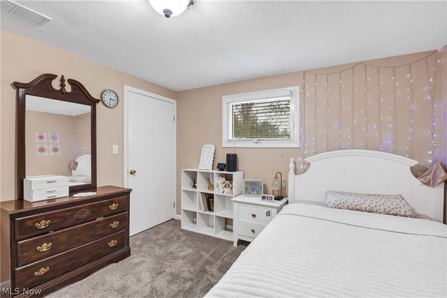1600 Ridgewood Court, Twinsburg, OH 44087