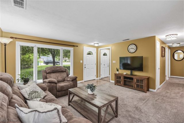 1600 Ridgewood Court, Twinsburg, OH 44087