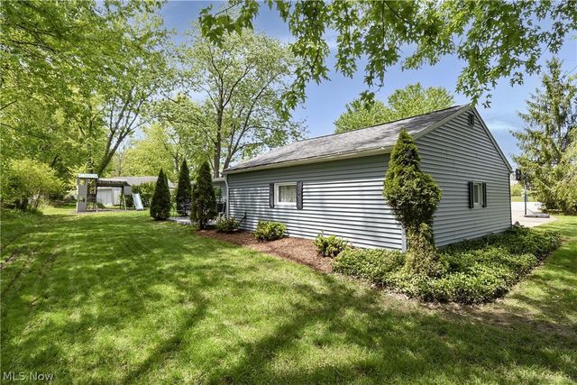 1600 Ridgewood Court, Twinsburg, OH 44087